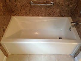 Soaking tub with custom granite walls Soaking tub with custom granite walls